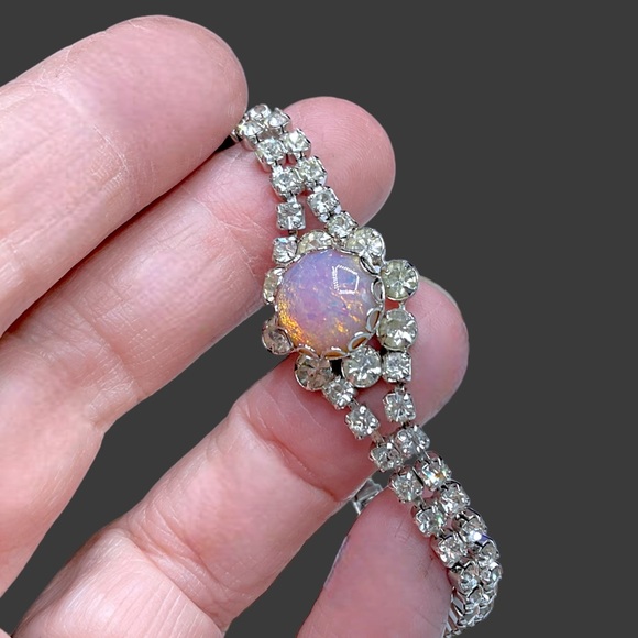 🌺Vintage Rhinestone & Opal Glass Bracelet - Picture 2 of 11